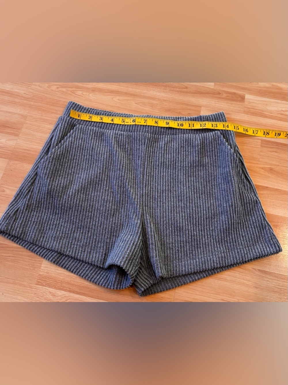 Glyder Ribbed Knit Gray Shorts - Picture 4 of 6